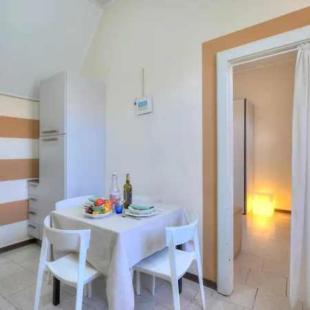 Apt. Gabriella: Studio In The Centre Of Laveno - Happy Rentals *
