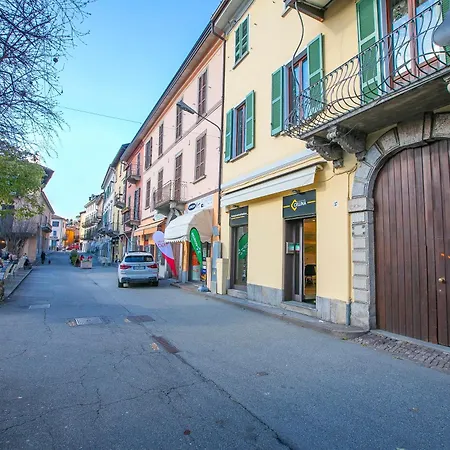 Gabriella - Happy * Laveno-Mombello