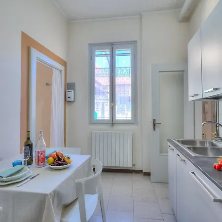 Gabriella - Happy Apartment Laveno-Mombello