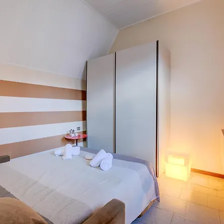 Apartamento Apt. Gabriella: Studio In The Centre Of Laveno - Happy Rentals