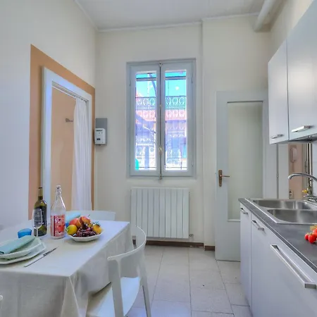 Apartamento Apt. Gabriella: Studio In The Centre Of Laveno - Happy Rentals Laveno-Mombello