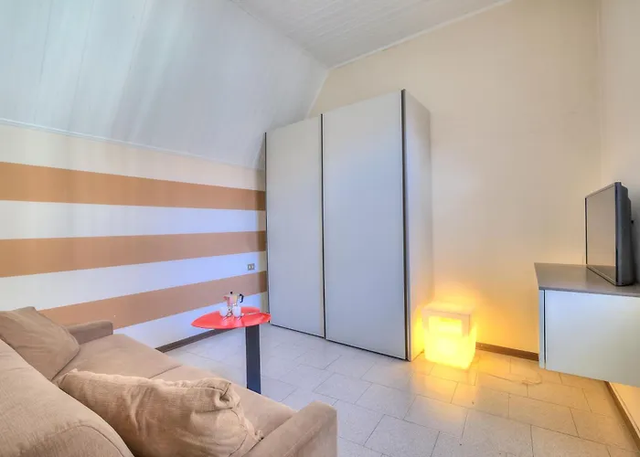 아파트 Gabriella - Happy *