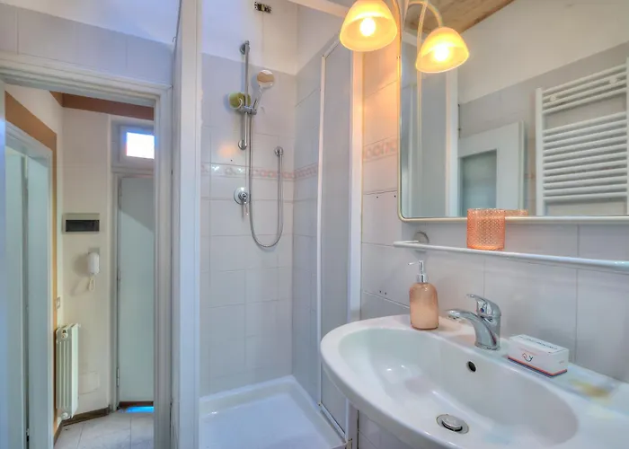 Gabriella - Happy * Laveno-Mombello